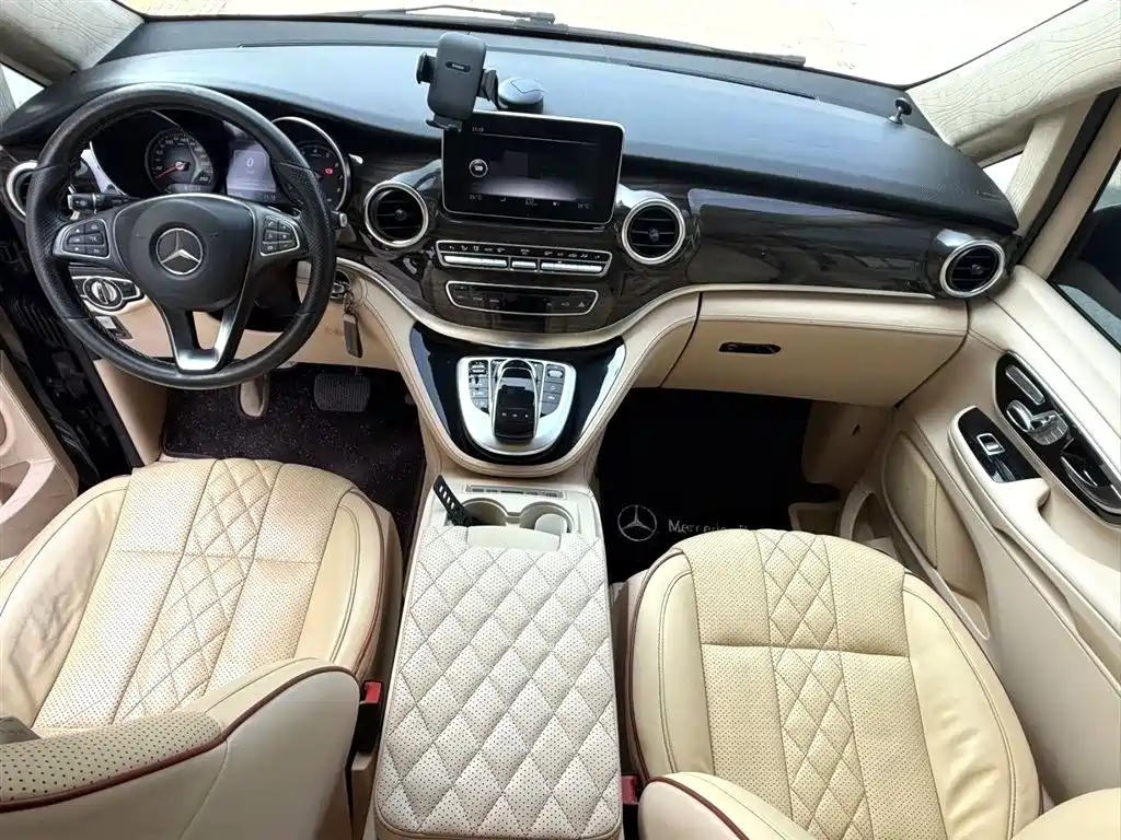 Mercedes-Benz V-Class 2017 Model V 260 Pilot Edition фото 8