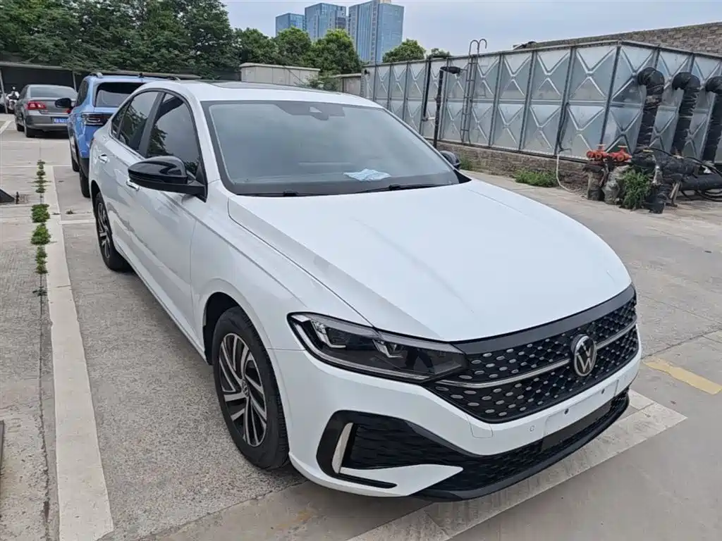 Volkswagen Lavida 2024 Model 300TSI DSG Starlight Leading Edition фото 4