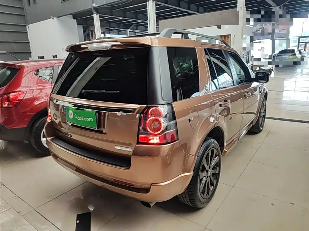 Land Rover Freelander 2 2015 2.0T Si4 HSE Luxury Collector's Edition фото 7