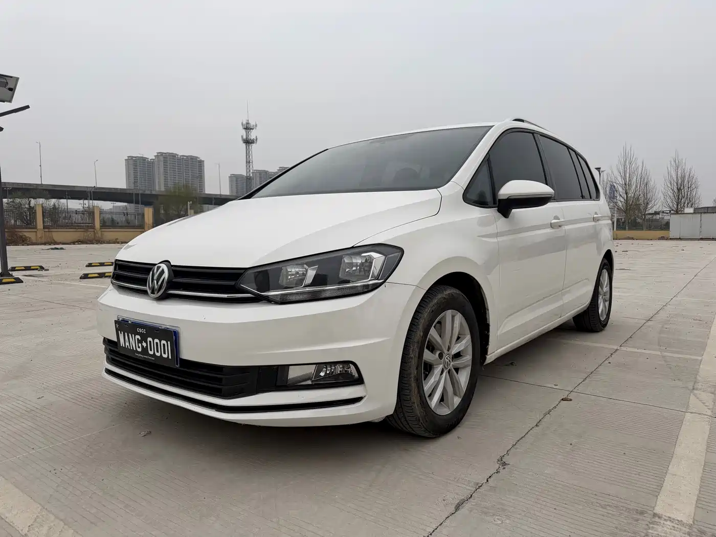 Volkswagen Touran 2021 Touran L 280TSI DSG Trend Edition 7-seater фото 3