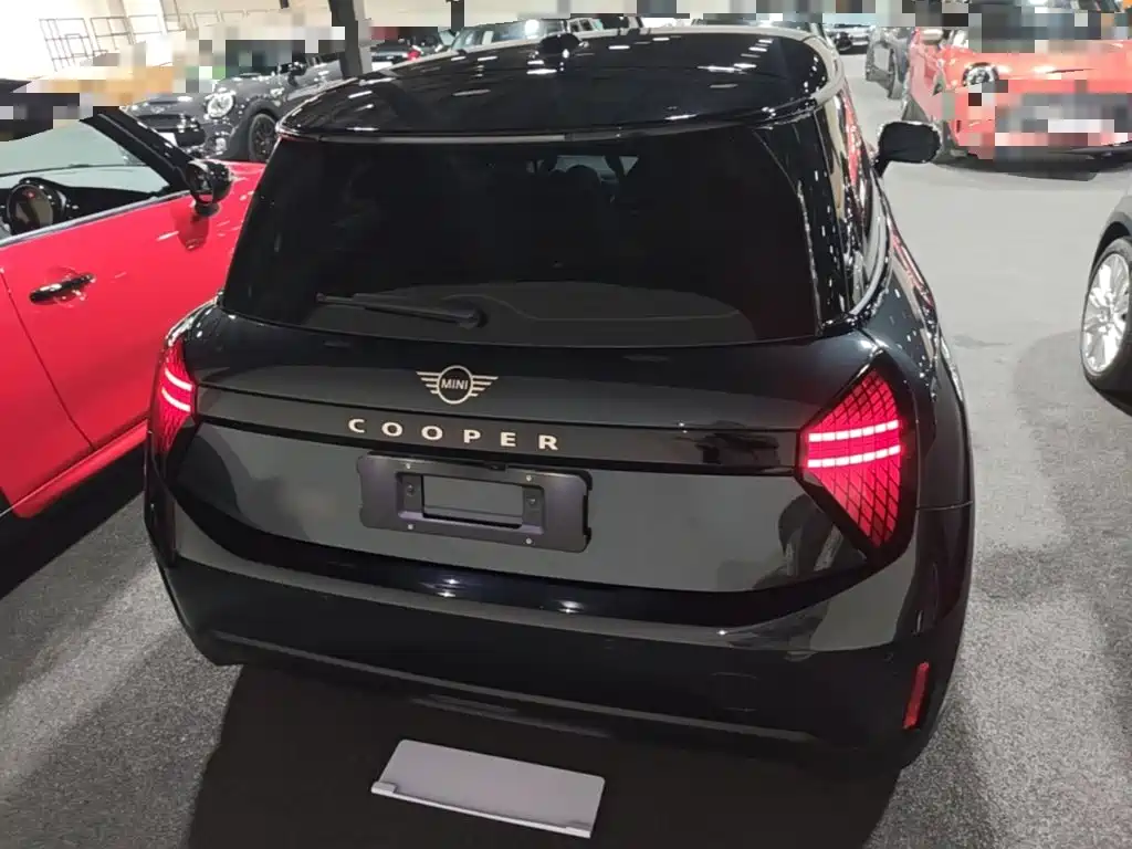 MINI Electric MINI COOPER 2025 2025 Model 456km COOPER E Classic