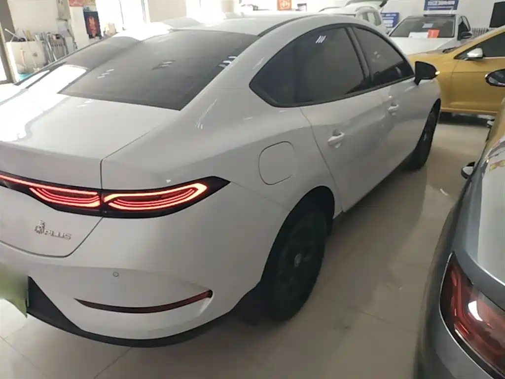 BYD Qin PLUS 2025 DM-i Smart Drive 55KM Leader фото 7