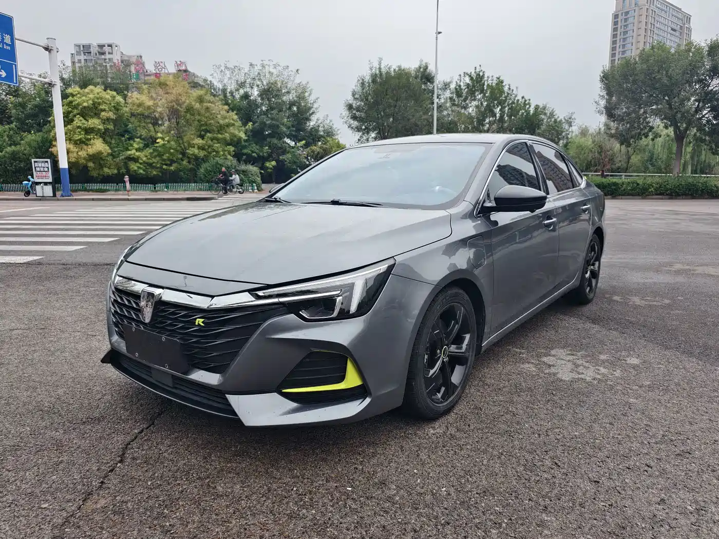 Roewe i6 MAX EV 2020 2020 Model 1.5T PHEV Cool Edition