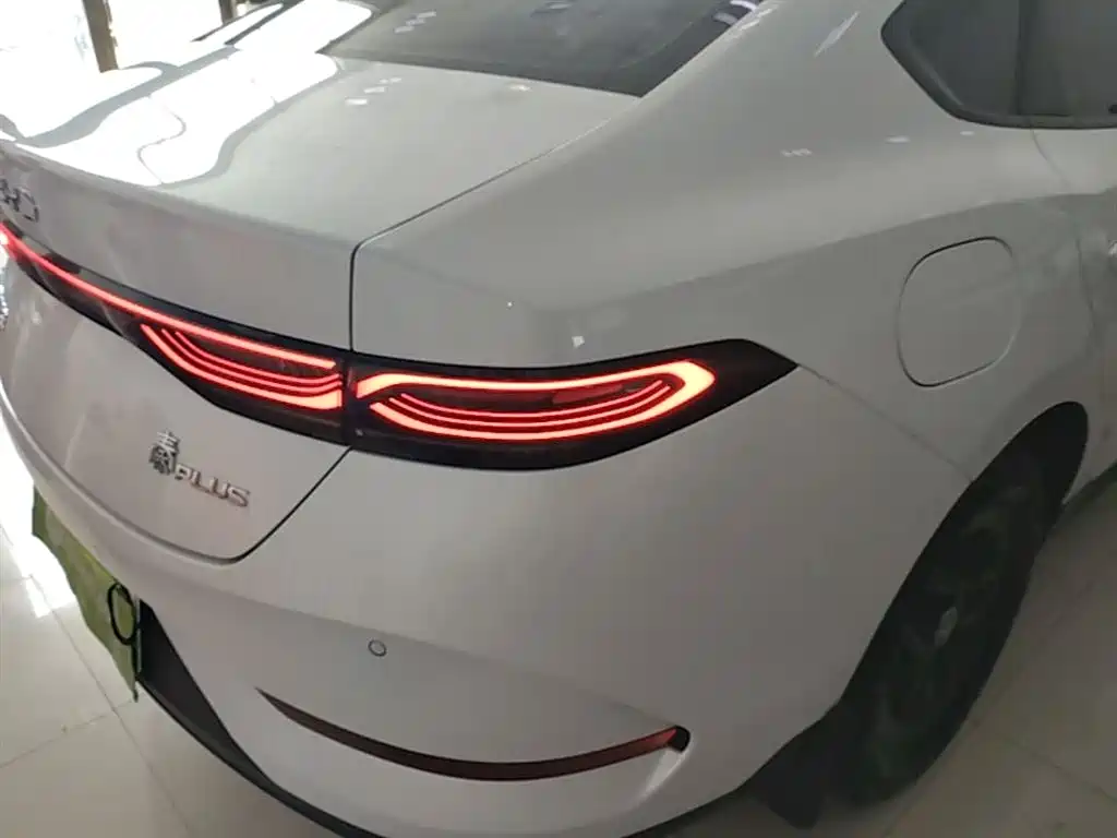 BYD Qin PLUS 2025 DM-i Smart Drive 55KM Leader фото 8