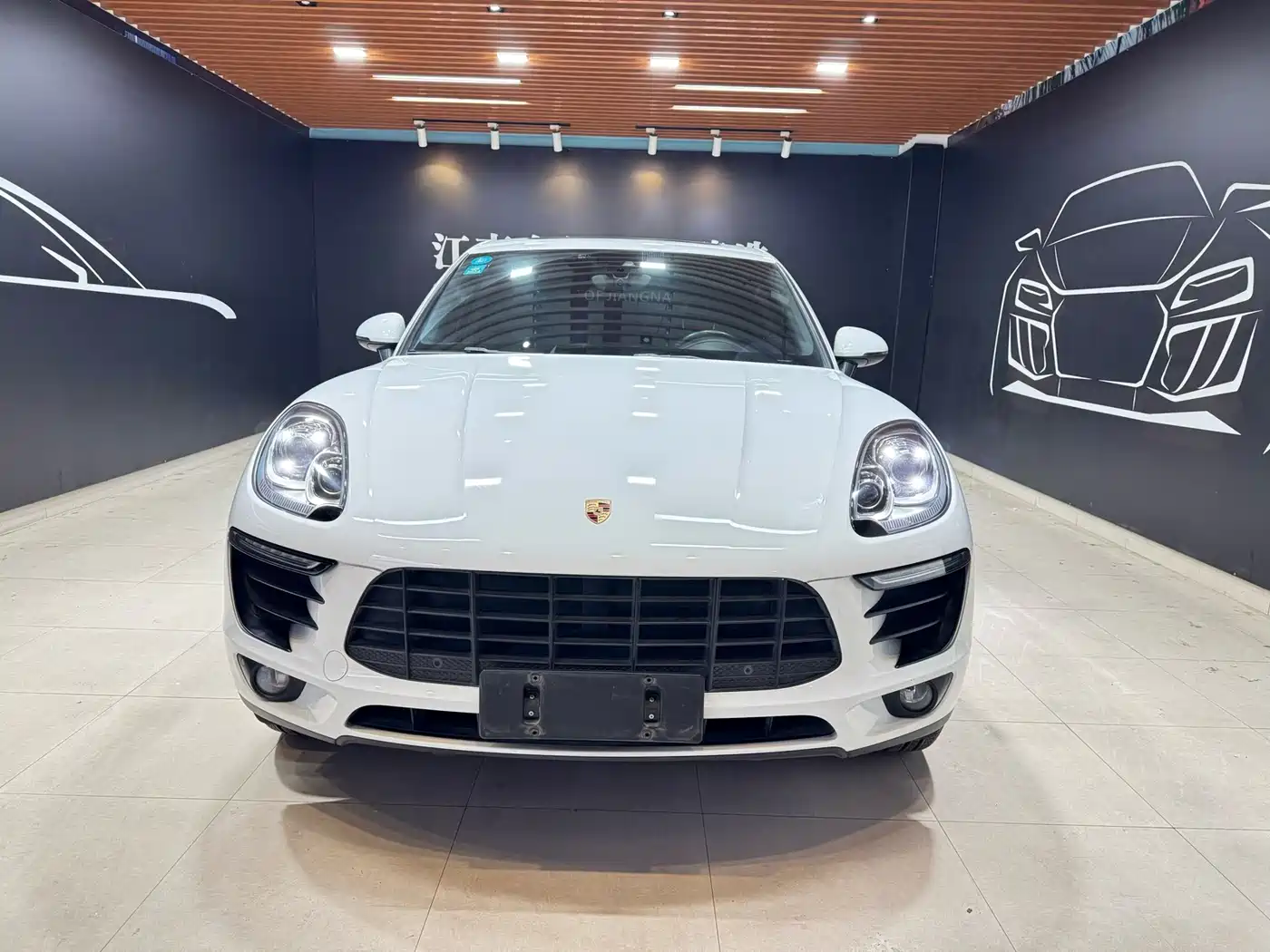 Porsche Macan 2017 Macan 2.0T фото 2