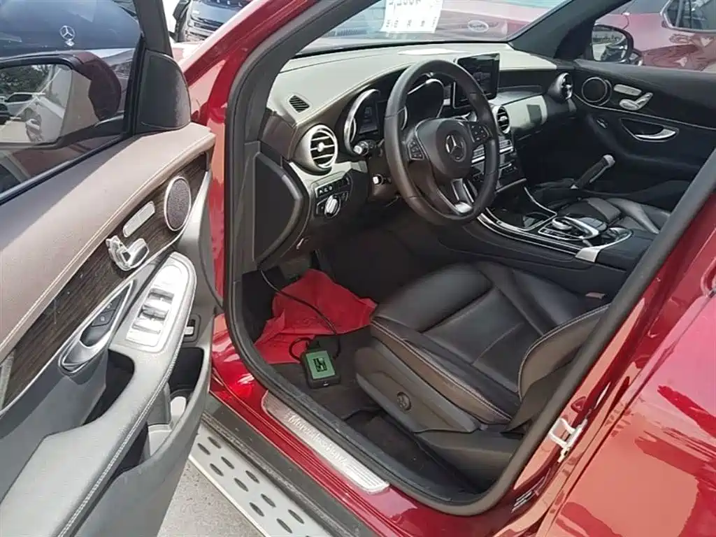 Mercedes-Benz GLC 2016 GLC 260 4MATIC Luxury фото 16