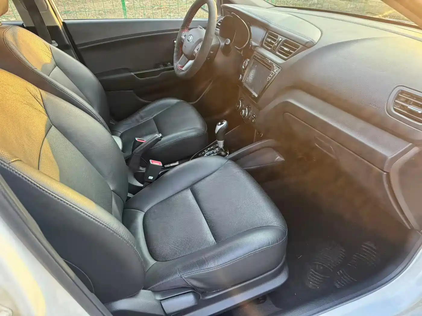 Kia K2 2012 Sedan 1.6L AT Premium Commemorative Edition фото 13