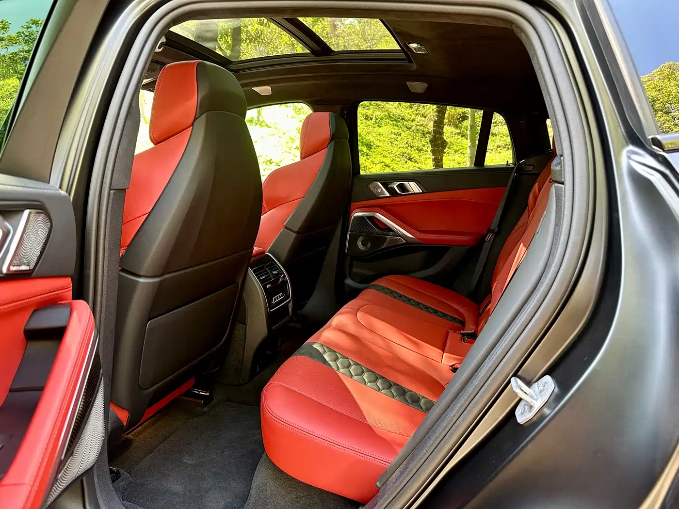 BMW X6 M 2023 Model X6 M Thunder Edition фото 12