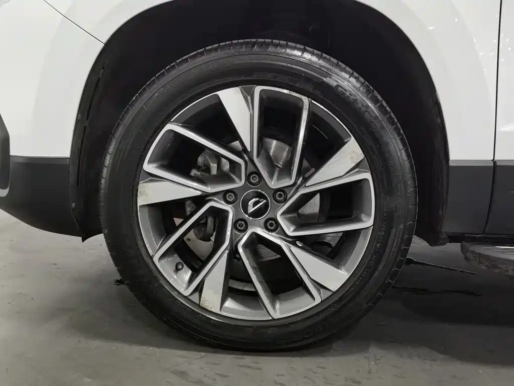 Photo 17 - Jetta VS5