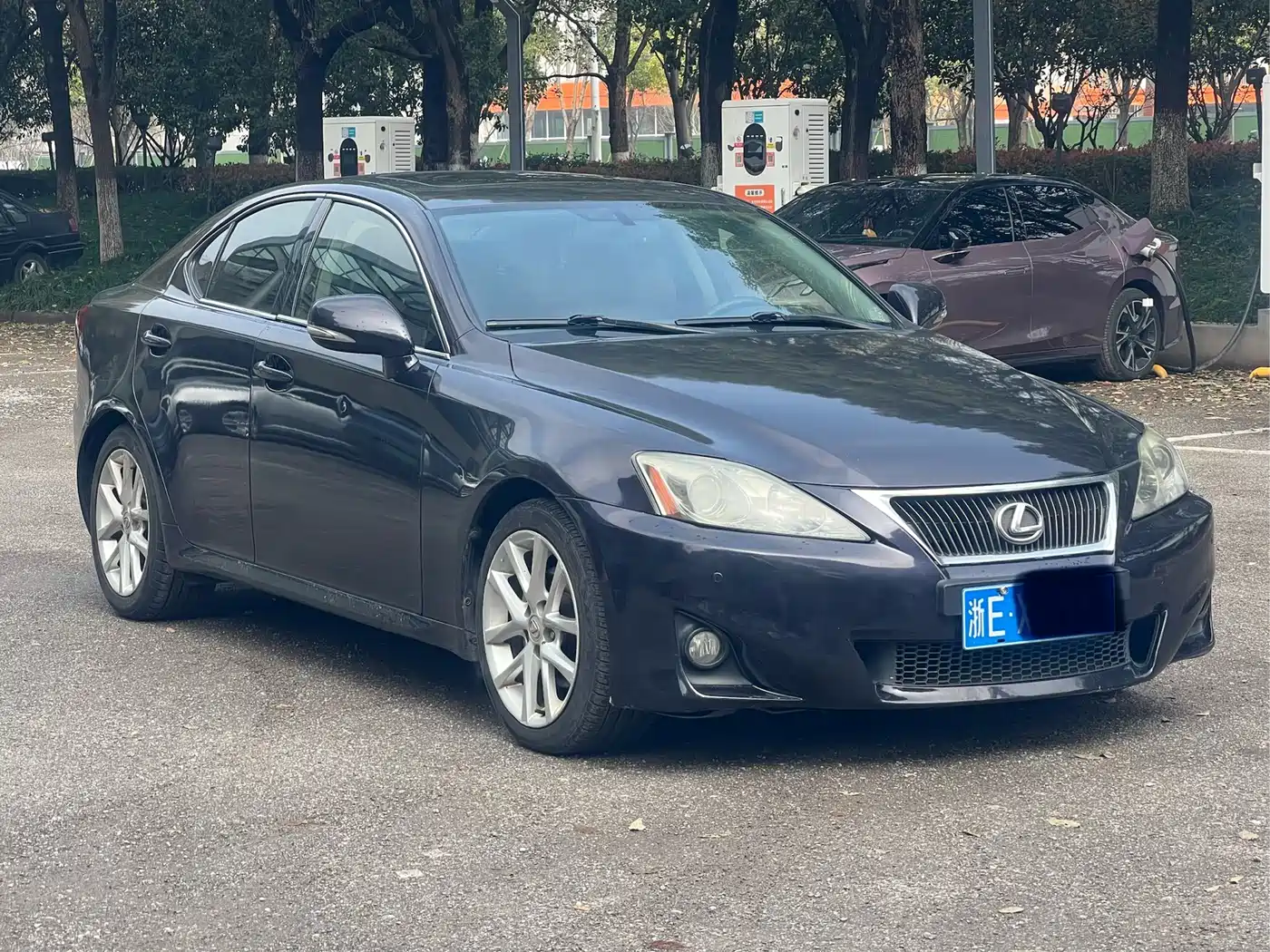 Фото 4 - Lexus IS