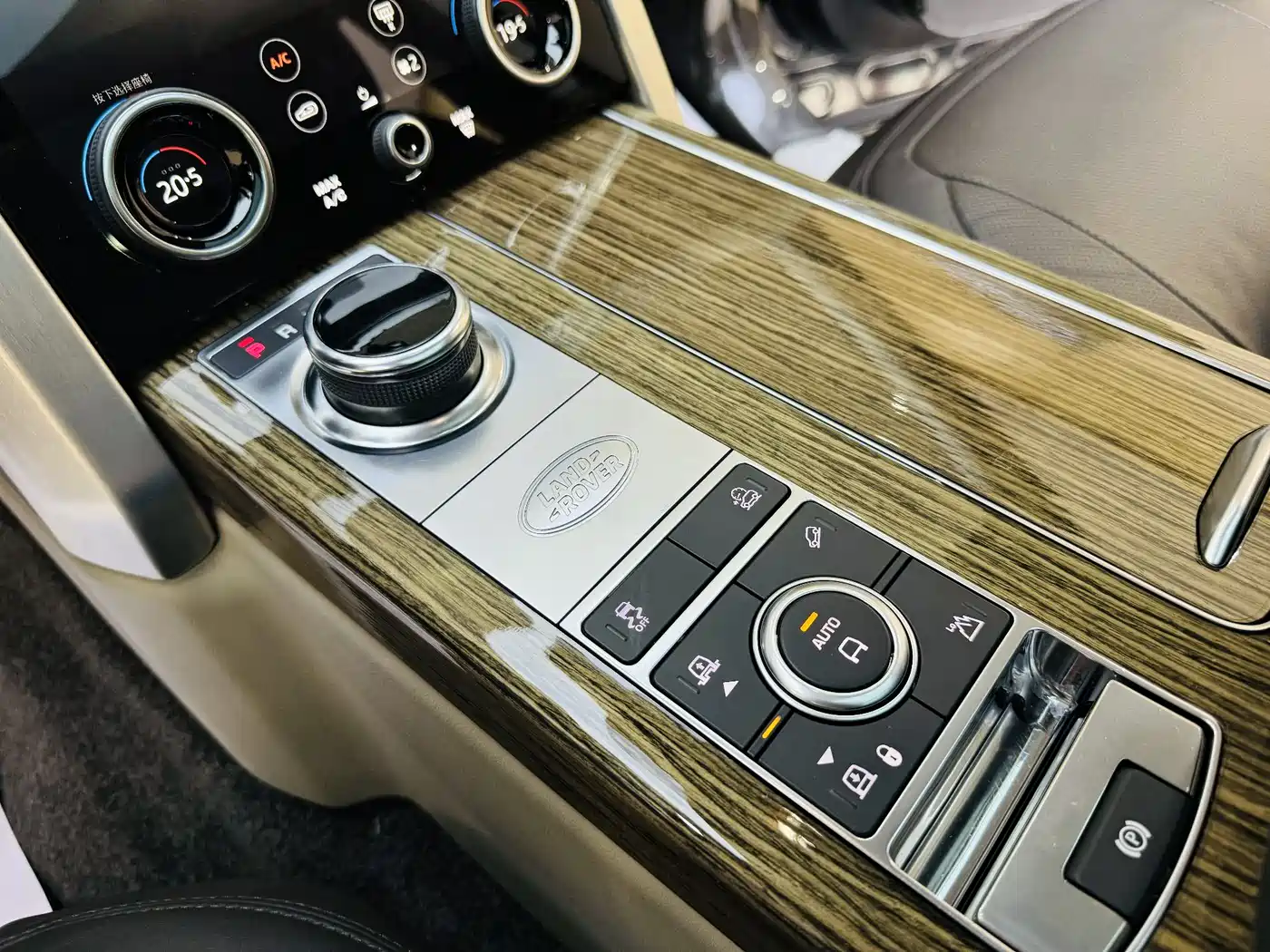 Land Rover Range Rover 2019 3.0 SC V6 Heritage Extended Edition фото 5
