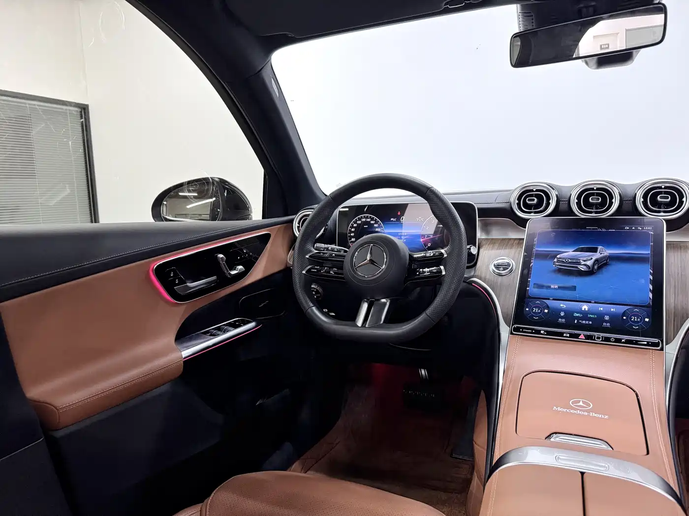 Mercedes-Benz GLC 2024 GLC 300 L 4MATIC Dynamic 5-seater фото 18