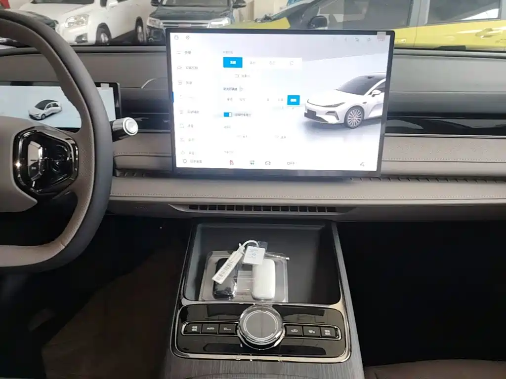 Geely Galaxy Galaxy Xingyao 8 2026 2025 60km EM-i Luxury Edition