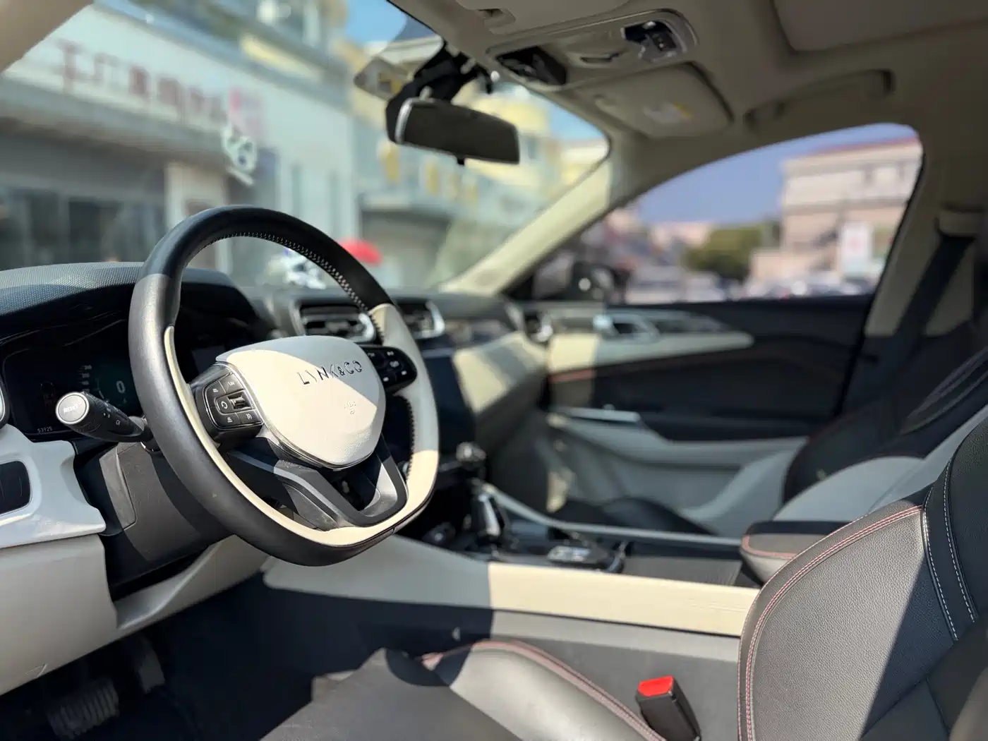 Lynk & Co 02 2018 1.5T DCT 2WD Shine Edition China V фото 18