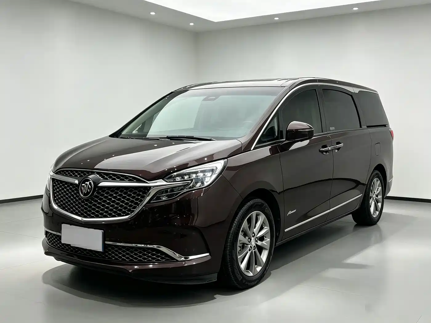 Photo 1 - Buick GL8