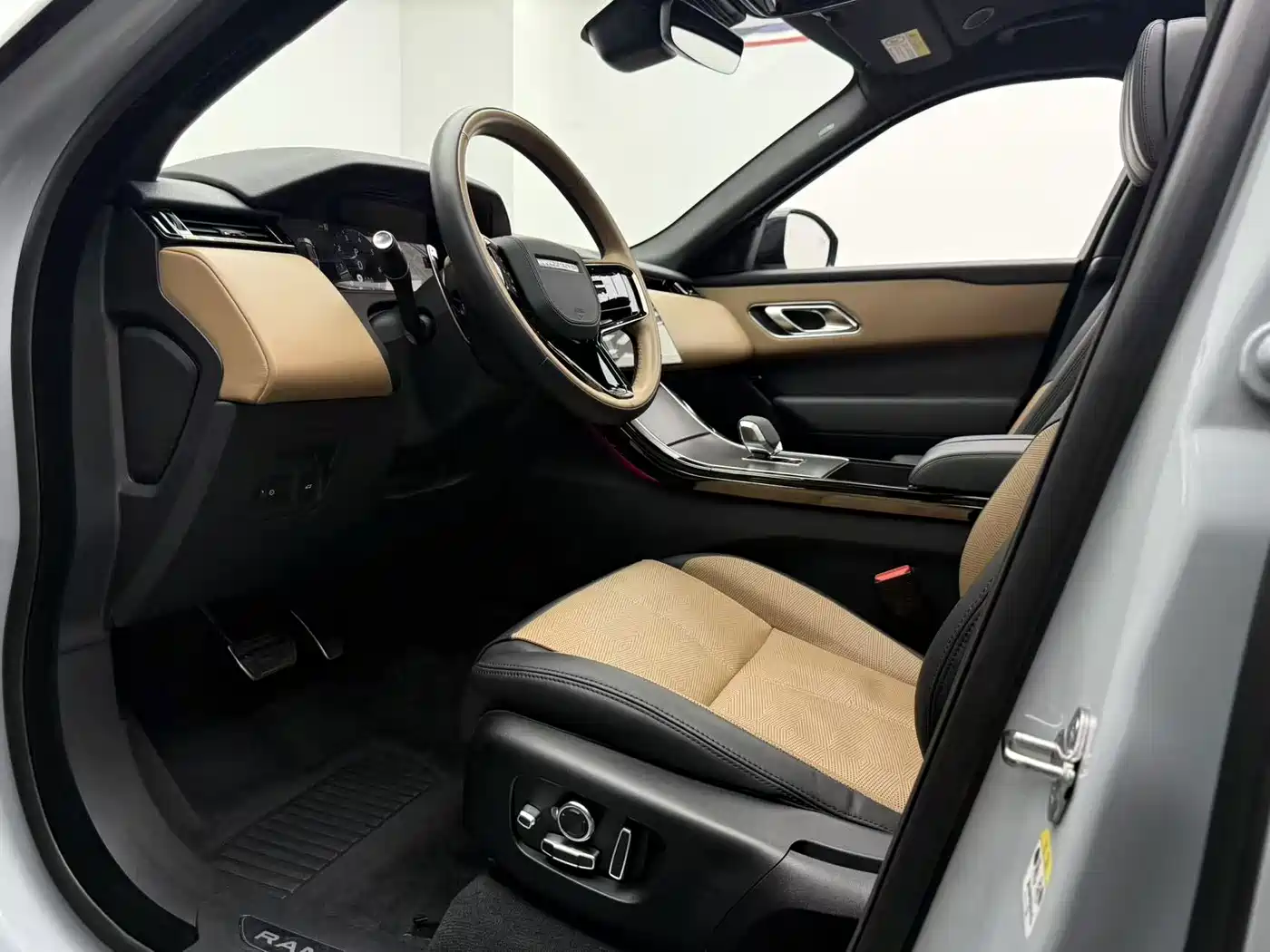 Land Rover Range Rover Velar 2024 2024 Dynamic HSE