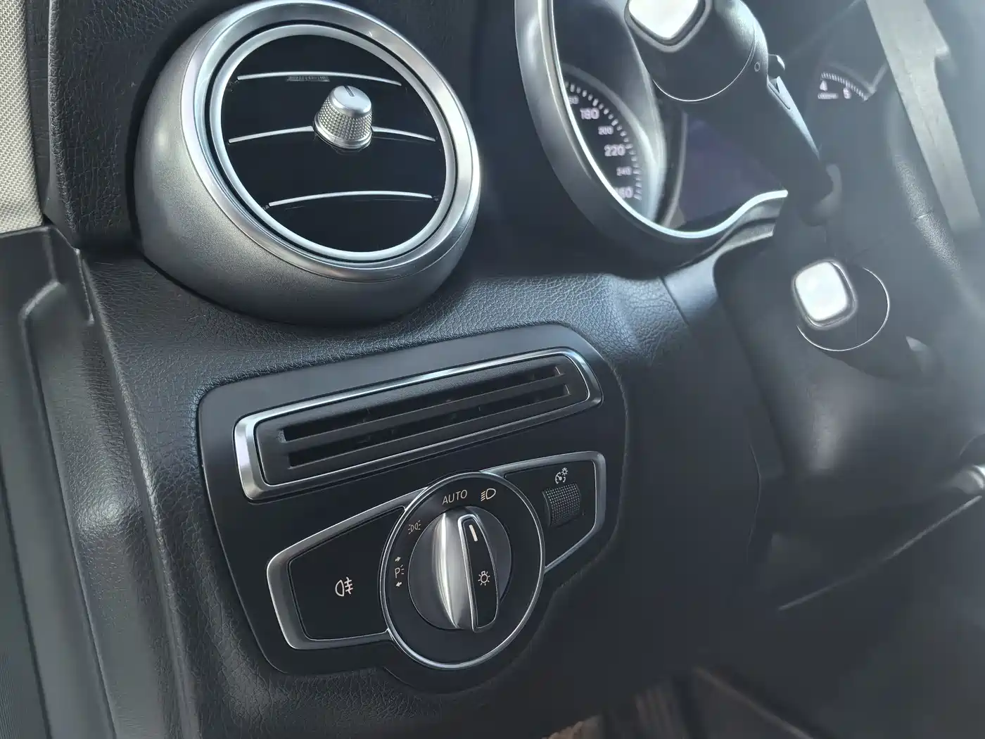 Mercedes-Benz C-Class (Import) 2017 Facelift C 200 Estate фото 35