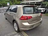 Photo 4 - Volkswagen Golf