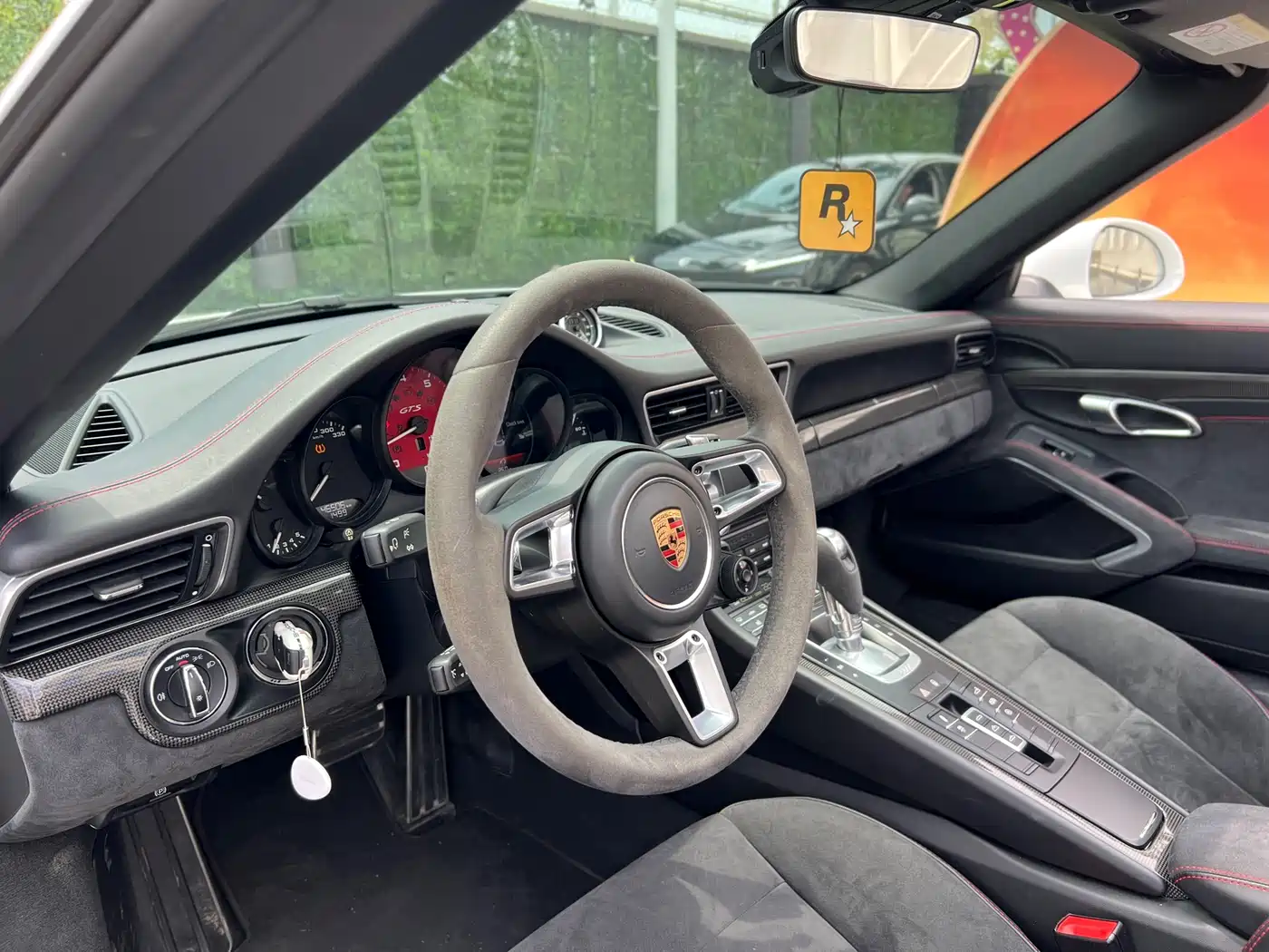 Porsche 911 2017 Carrera Cabriolet GTS 3.0T фото 9