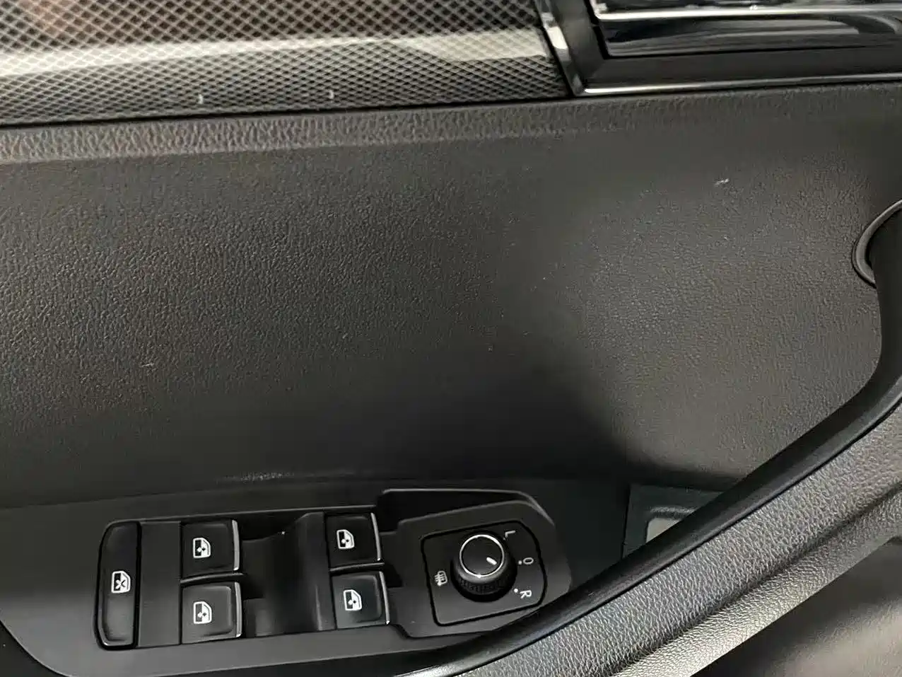 Škoda Karoq 2022 TSI280 Premium Edition фото 15