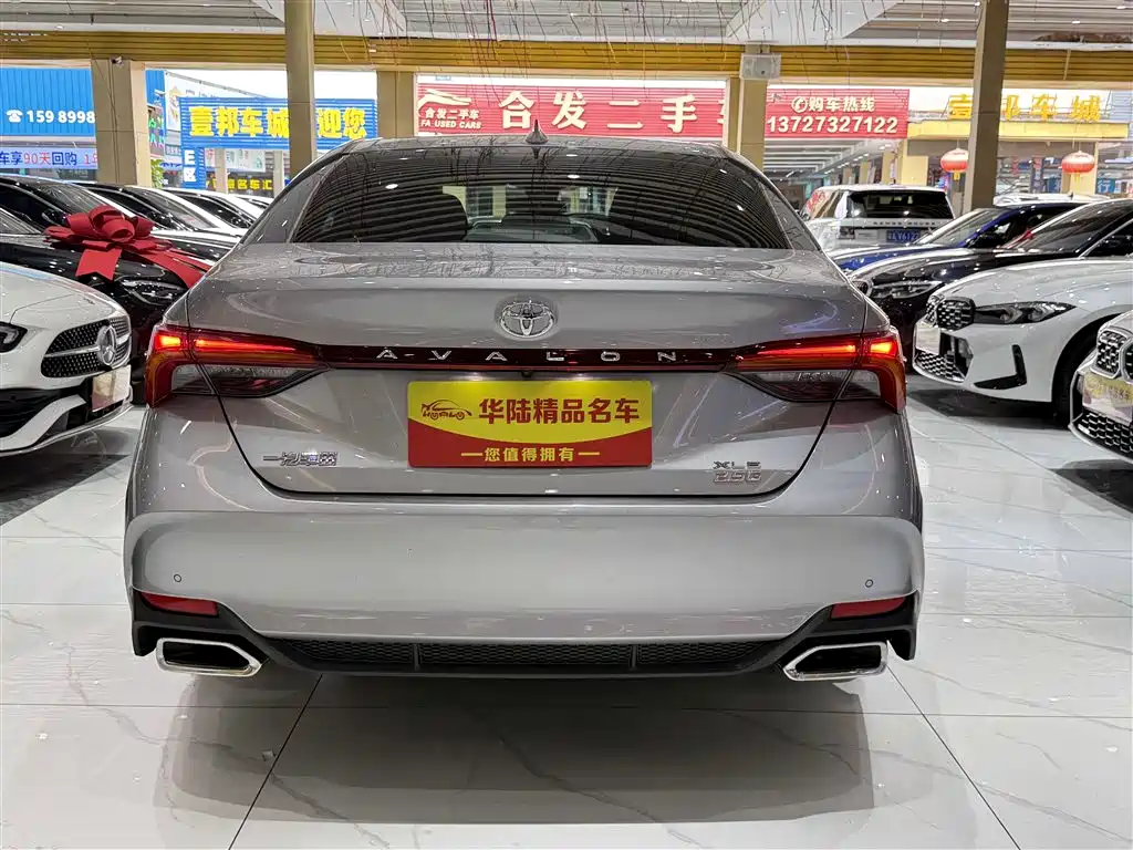 Toyota Avalon 2023 2.0L XLE Premium Edition фото 5