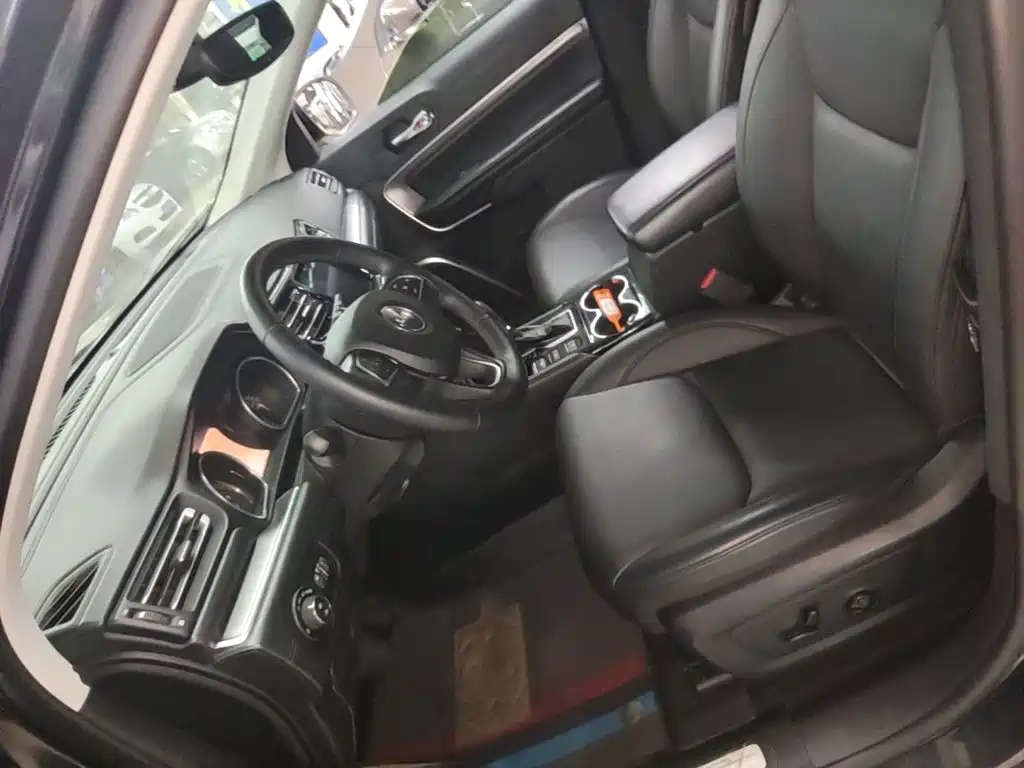 صورة 15 - Jeep Grand Commander