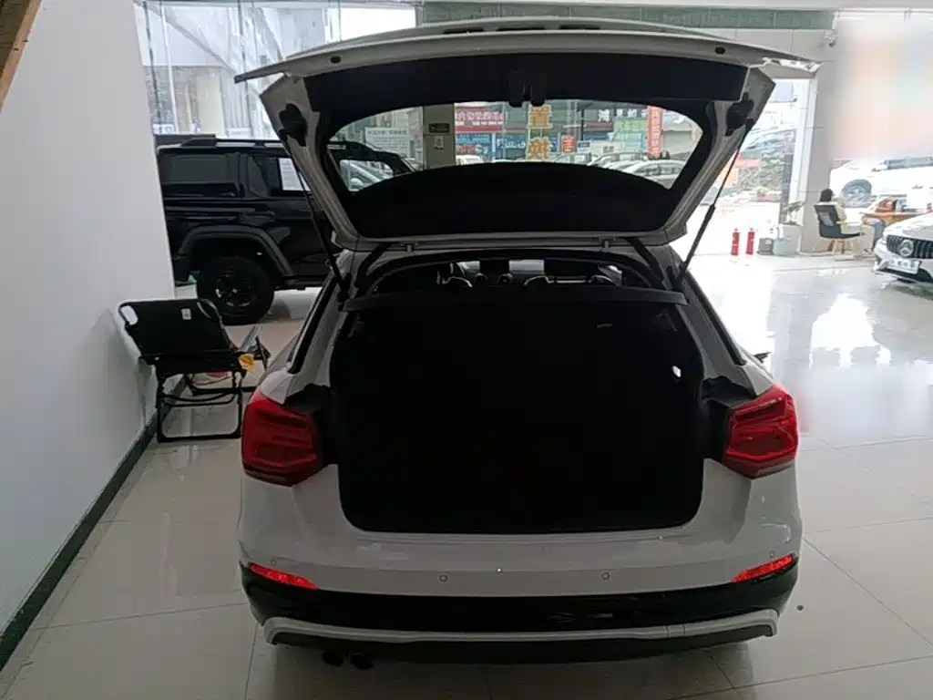 Фото 19 - Audi Q2L
