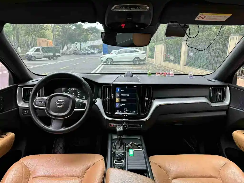 Volvo XC60 2018 T5 AWD Inscription Edition фото 9