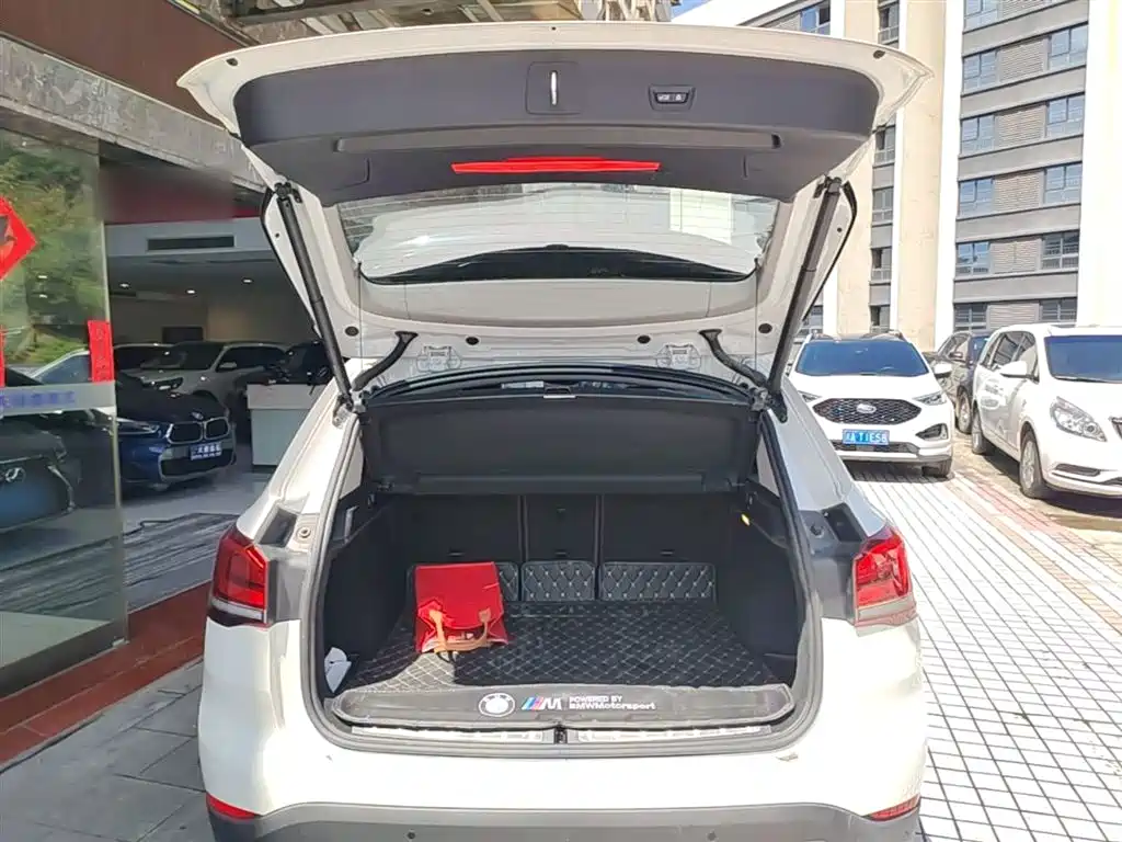BMW X1 2022 sDrive25Li Leading фото 19
