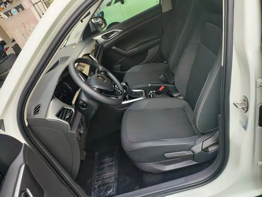 Photo 15 - Volkswagen T-Cross
