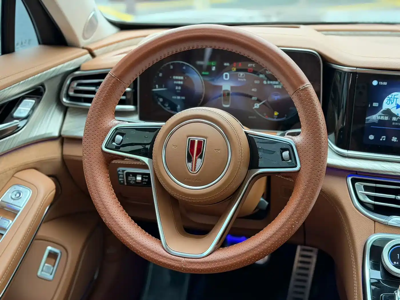 Фото 2 - Hongqi H9
