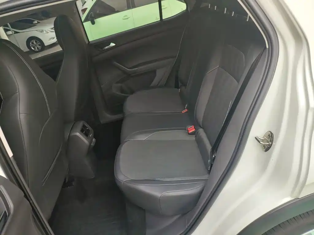 Photo 17 - Volkswagen T-Cross