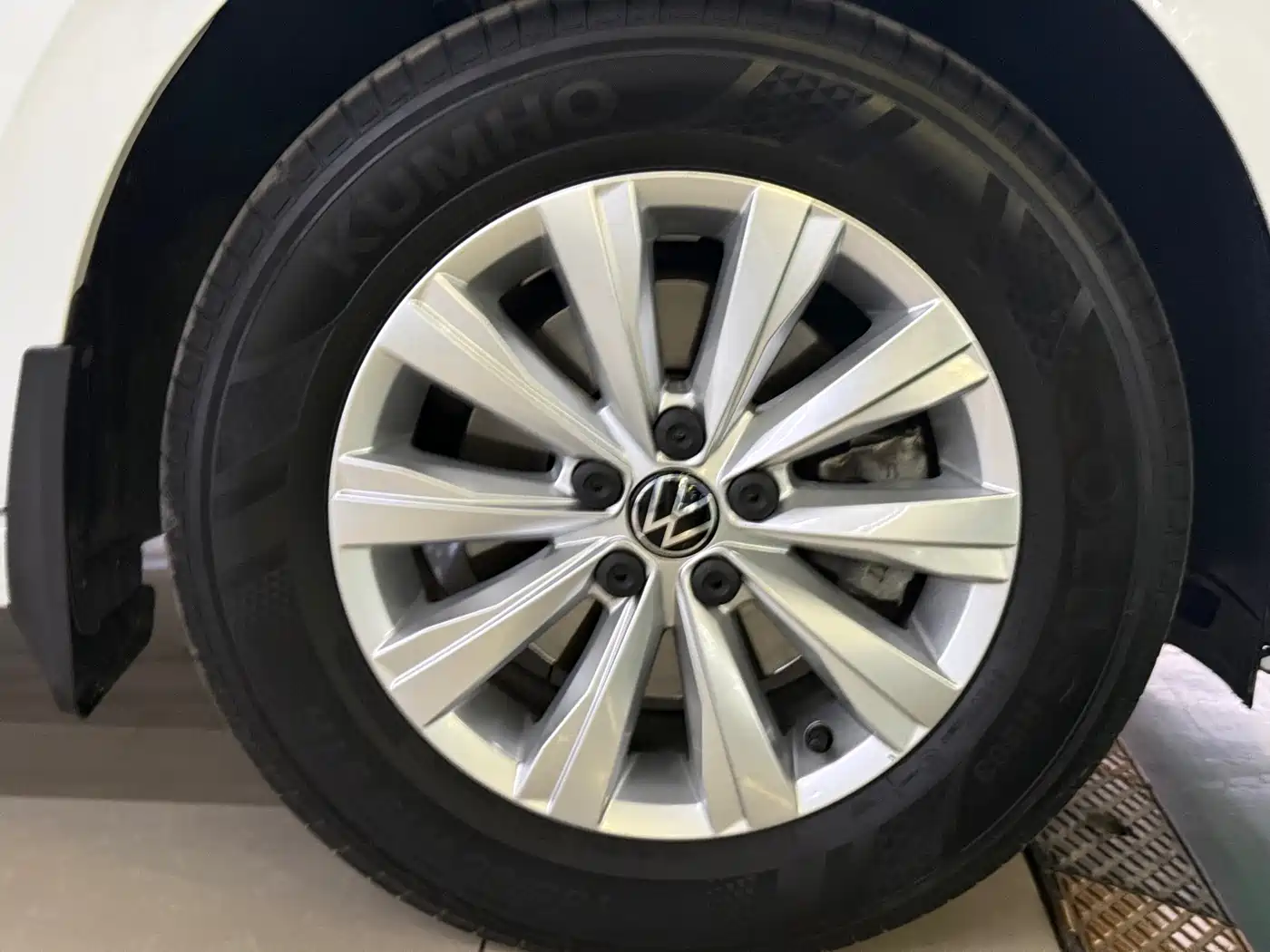 Volkswagen Lavida 2023 New Sharp 1.5L Auto Premium Edition фото 20