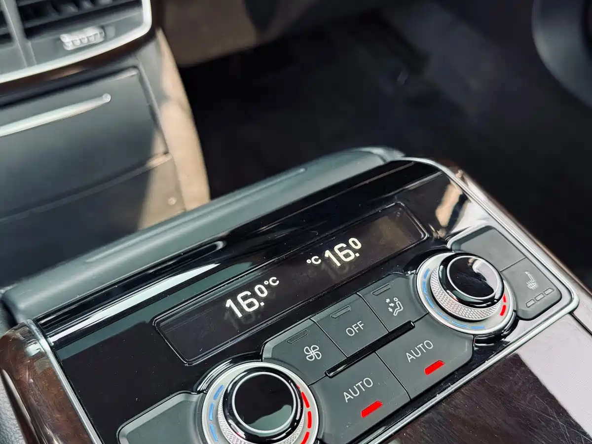 Audi A8 2014 A8L 45 TFSI quattro Comfort фото 36