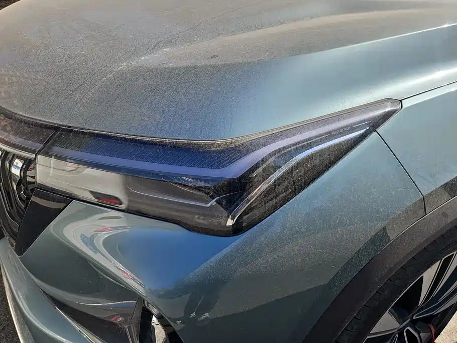 Фото 5 - Geely Atlas L