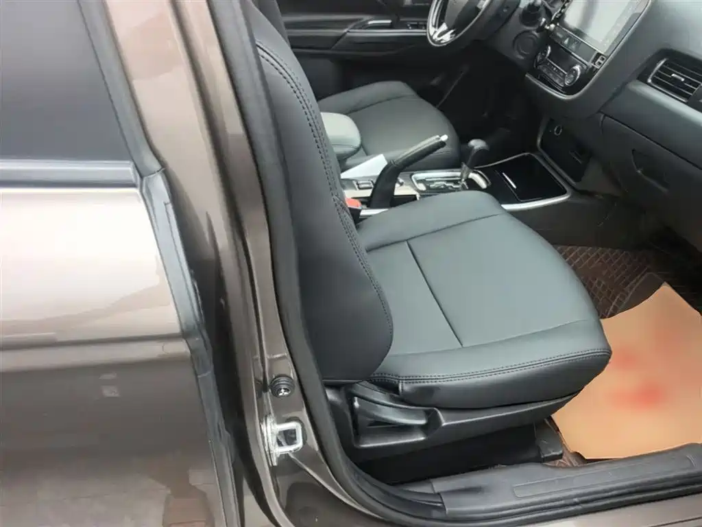 Mitsubishi Outlander 2018 2.0L 2WD Glory Edition 5-seater фото 25