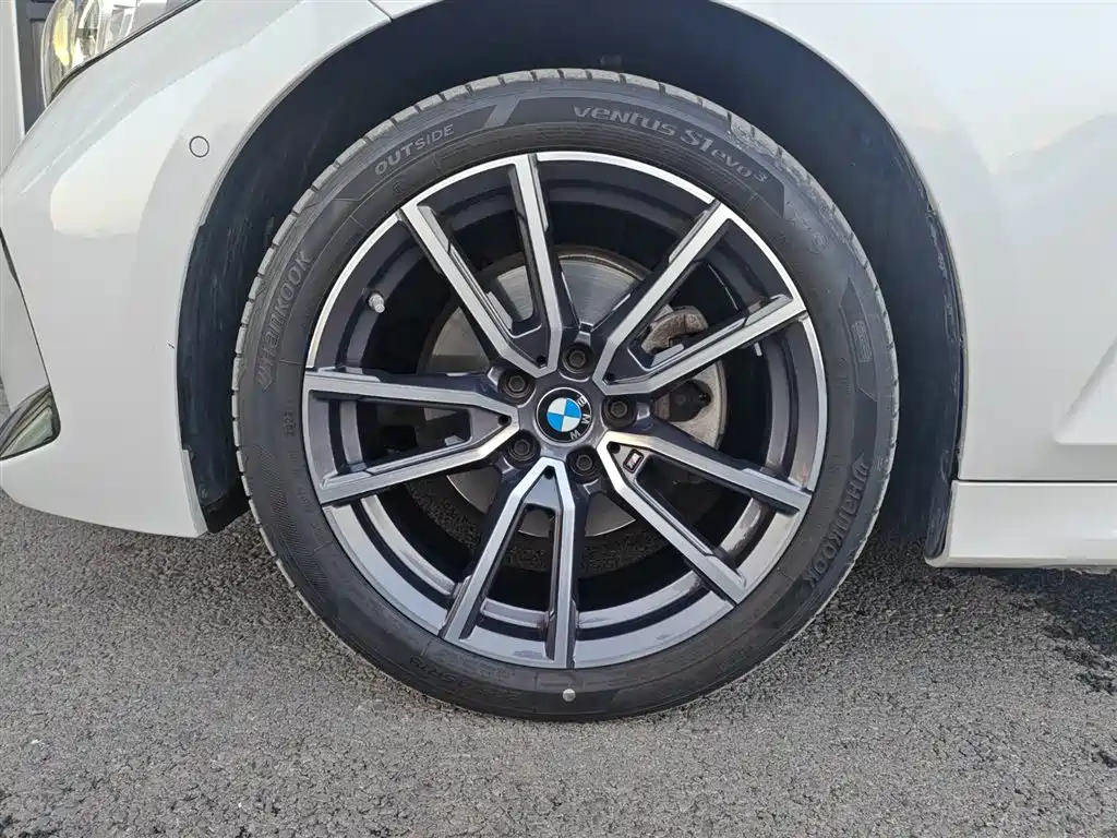 BMW 3 Series 2024 325Li M Sport Package фото 8