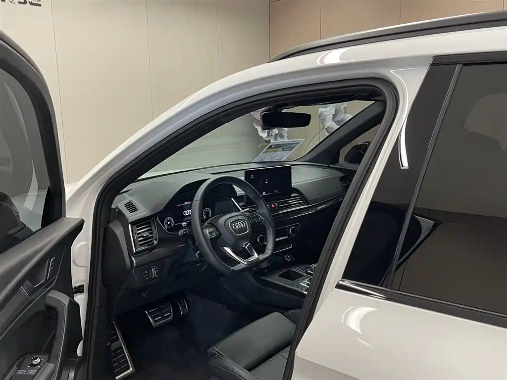 Audi Q5L 2024 Model 40 TFSI Luxury Dynamic фото 25