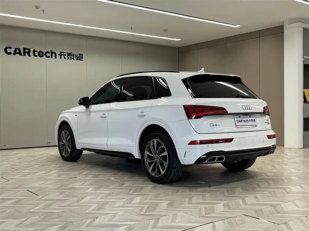Audi Q5L 2024 Model 40 TFSI Luxury Dynamic фото 7