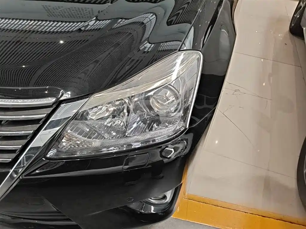Toyota Crown 2012 2.5L Royal Leather Edition фото 24