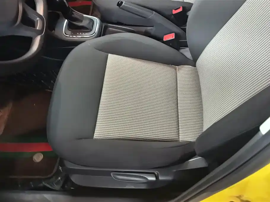 Volkswagen Polo 2016 1.4L Automatic Trend фото 9
