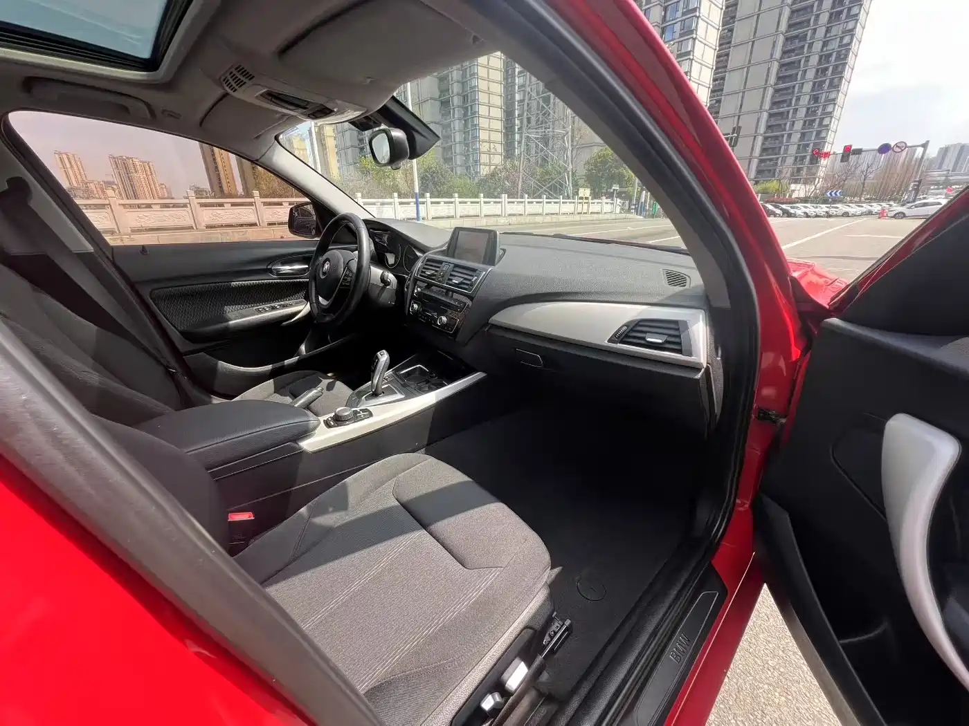 BMW 1 Series (Import) 2015 120i Leading фото 9