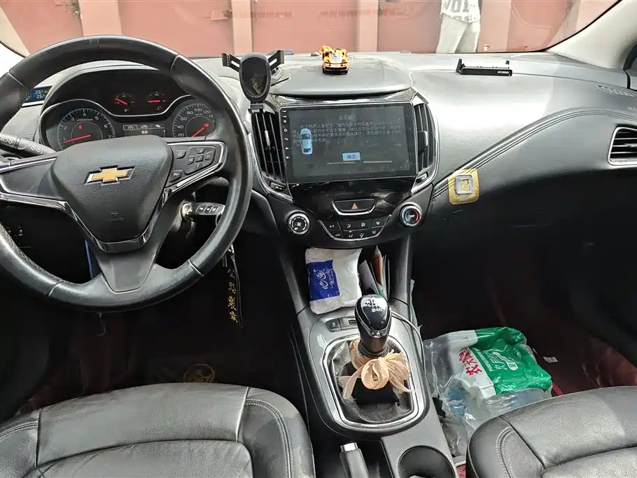 Chevrolet Cruze 2015 1.4T Manual Elite Edition фото 12