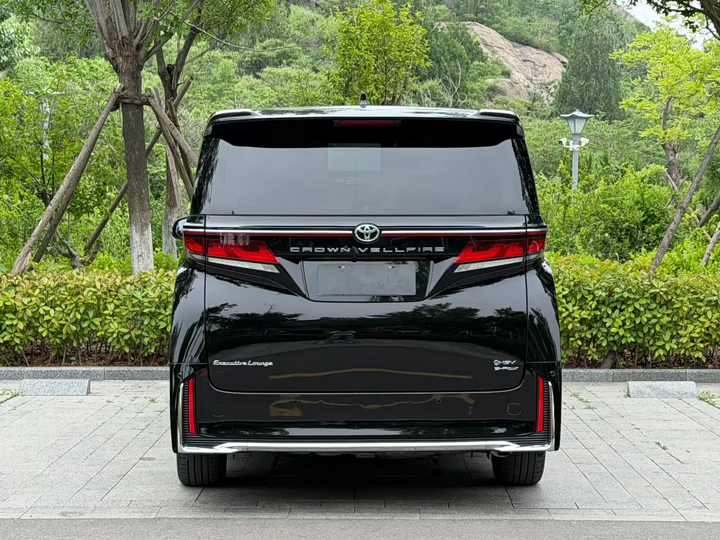 Toyota Vellfire 2024 Crown Hybrid 2.5L Executive Premium Edition фото 5