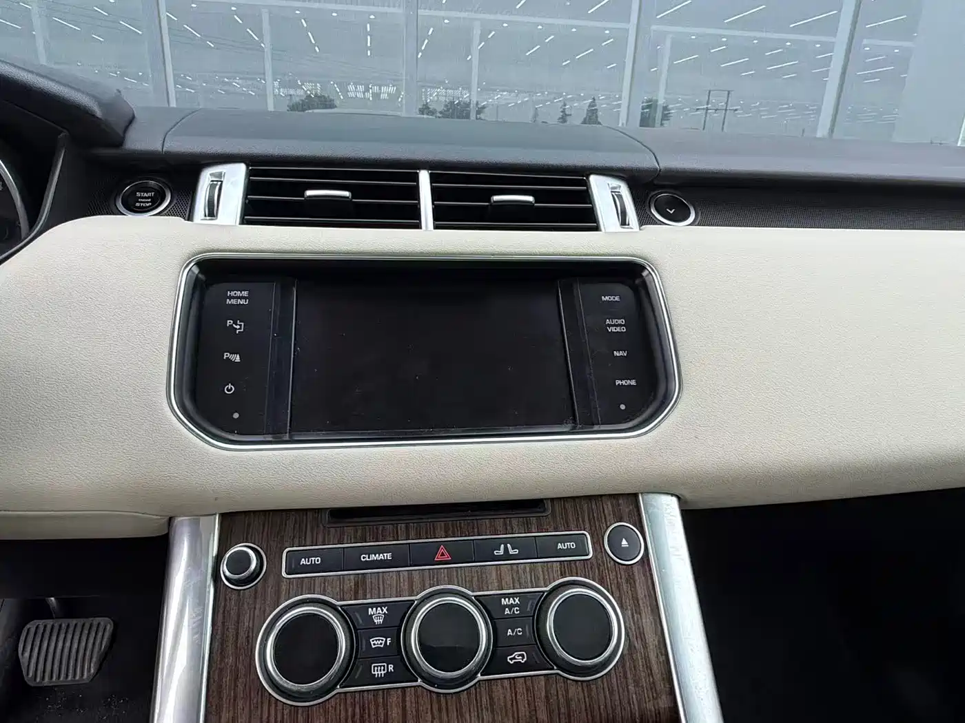 Land Rover Range Rover Sport 2014 3.0 SC V6 HSE фото 10