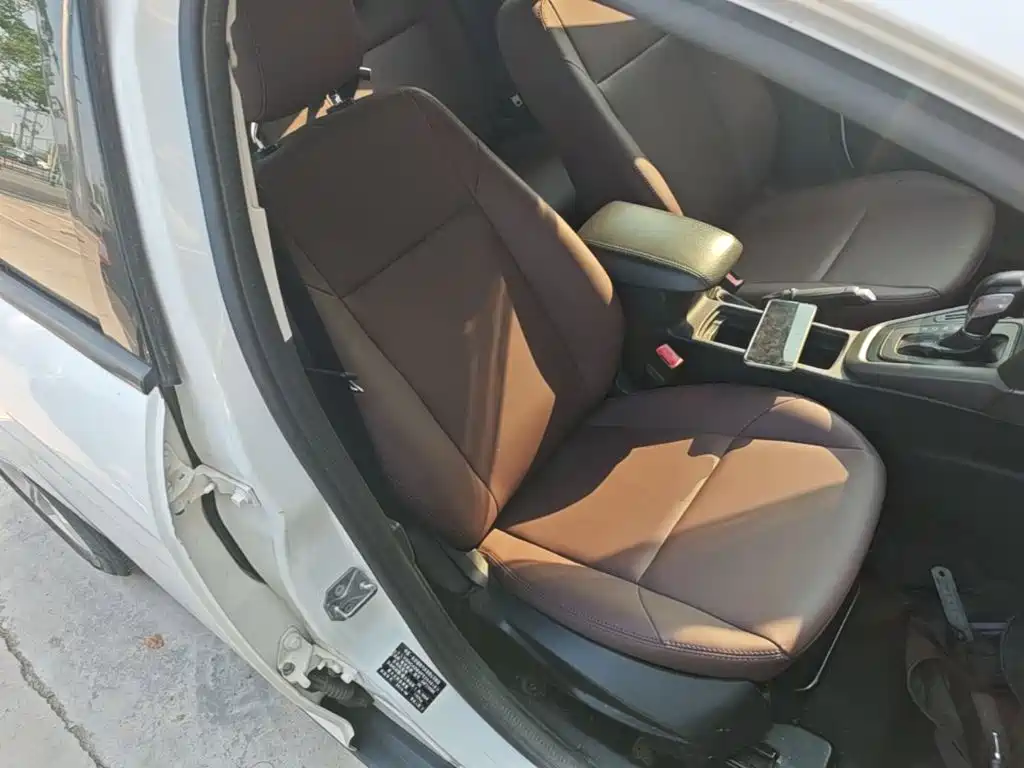 Фото 25 - Ford Focus