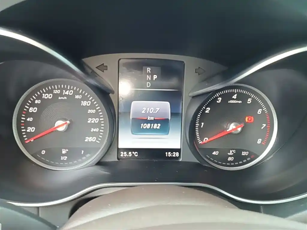 Mercedes-Benz GLC 2018 Facelift GLC 200 4MATIC фото 12