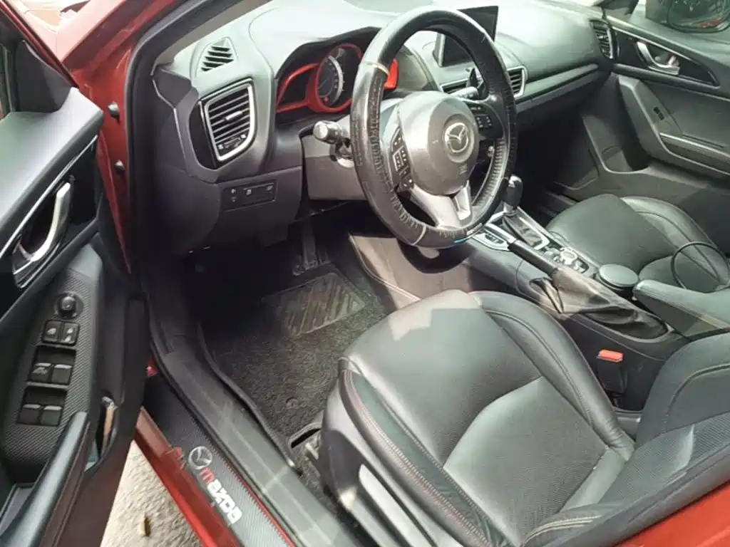 صورة 16 - Mazda Mazda 3