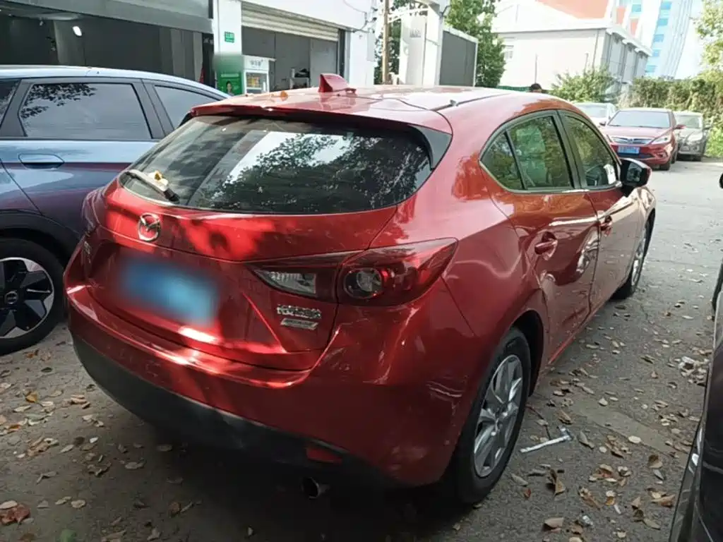 صورة 7 - Mazda Mazda 3