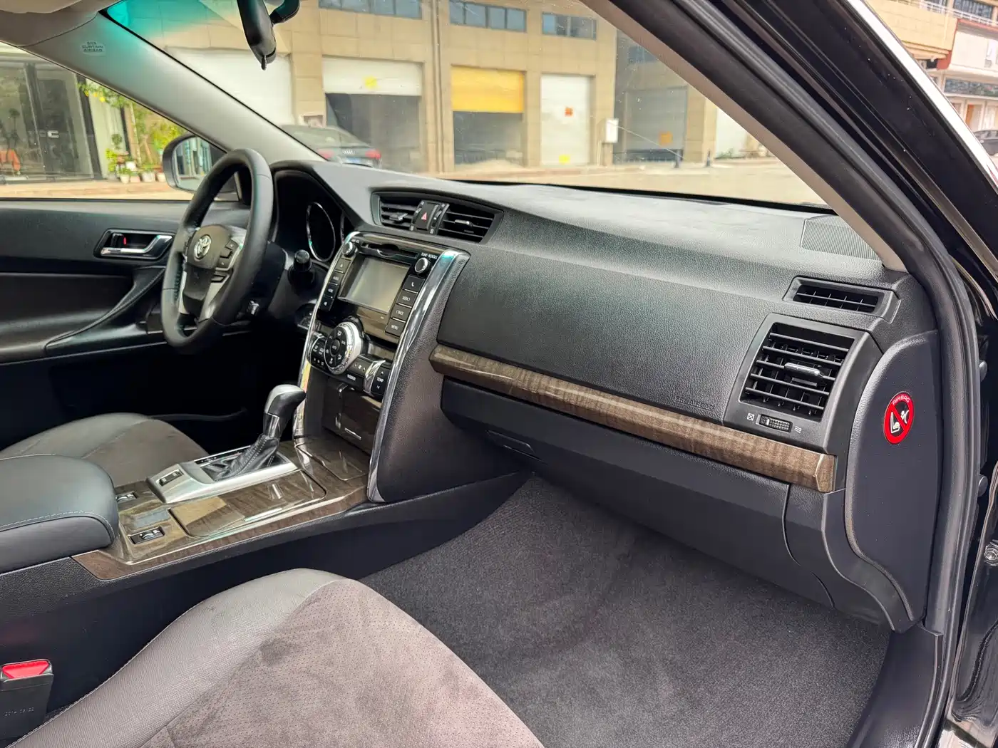 Toyota Reiz 2013 2.5V Premium Edition фото 11